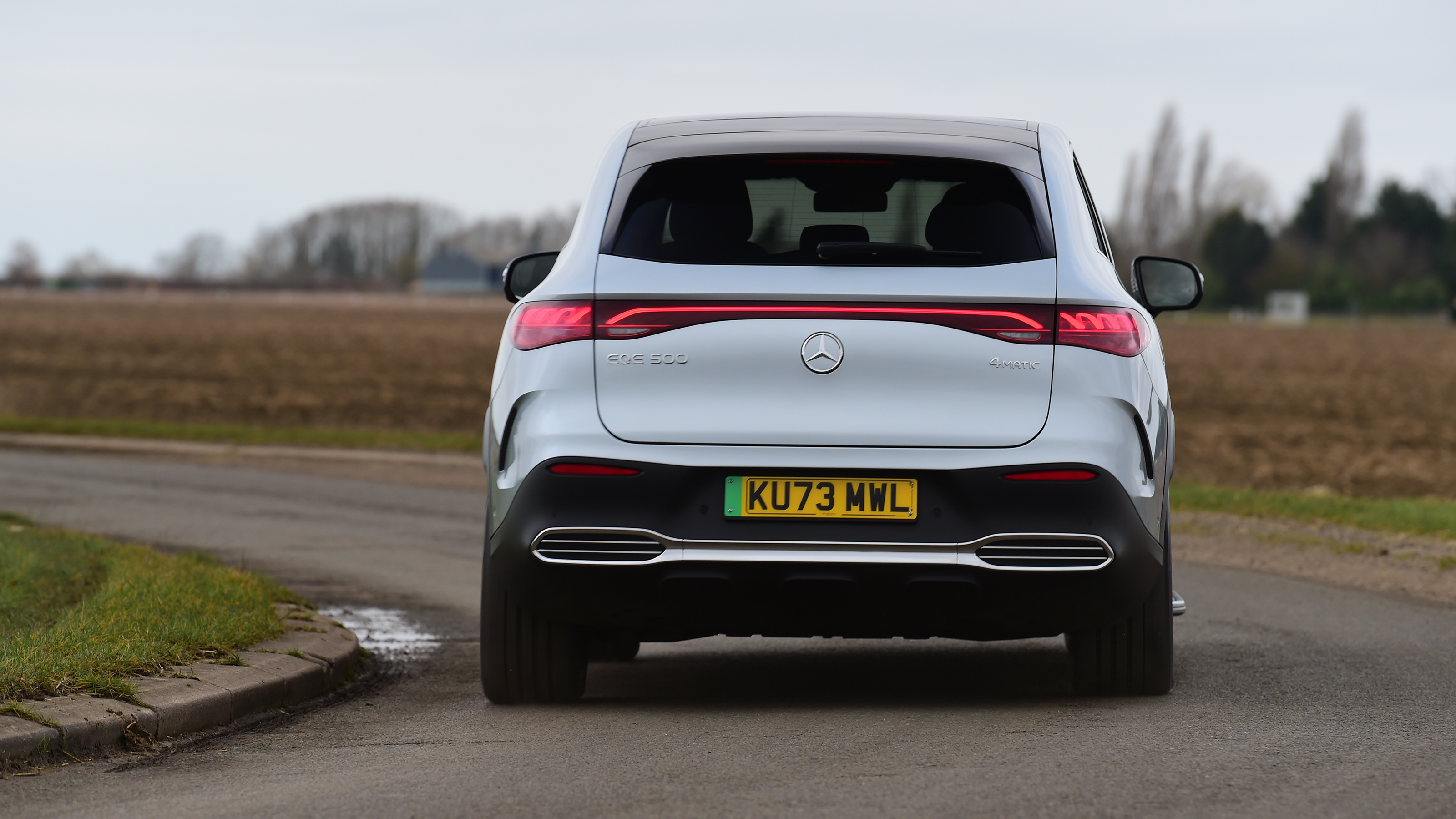 Mercedes EQE SUV rear handling