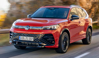 Volkswagen Tiguan R-Line front quarter