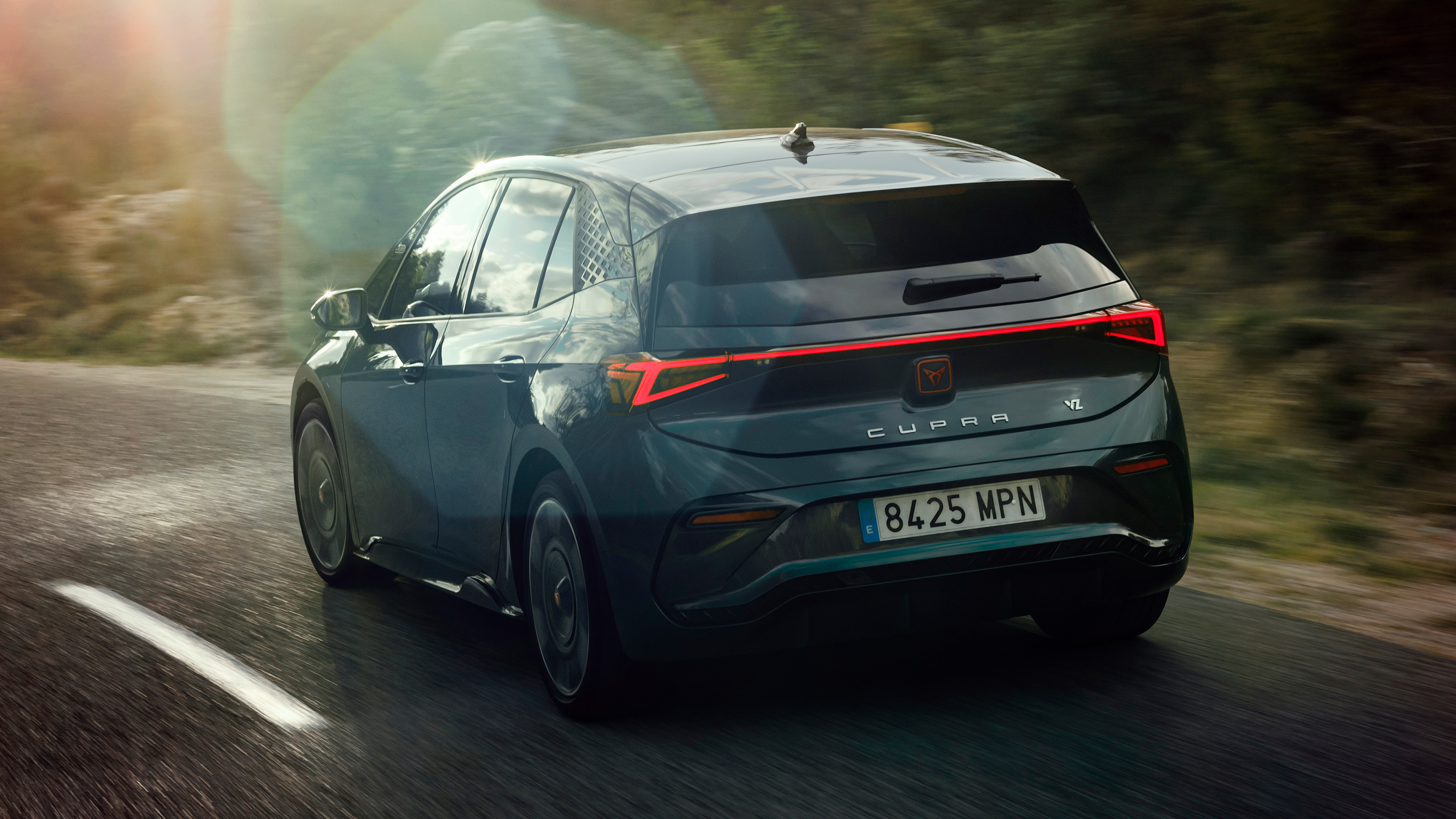 Cupra Born VZ rear 3/4 tracking
