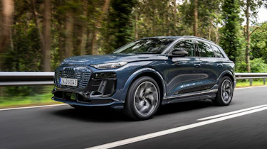 Audi Q6 e-tron side tracking