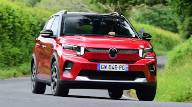 Citroen e-C3 driving