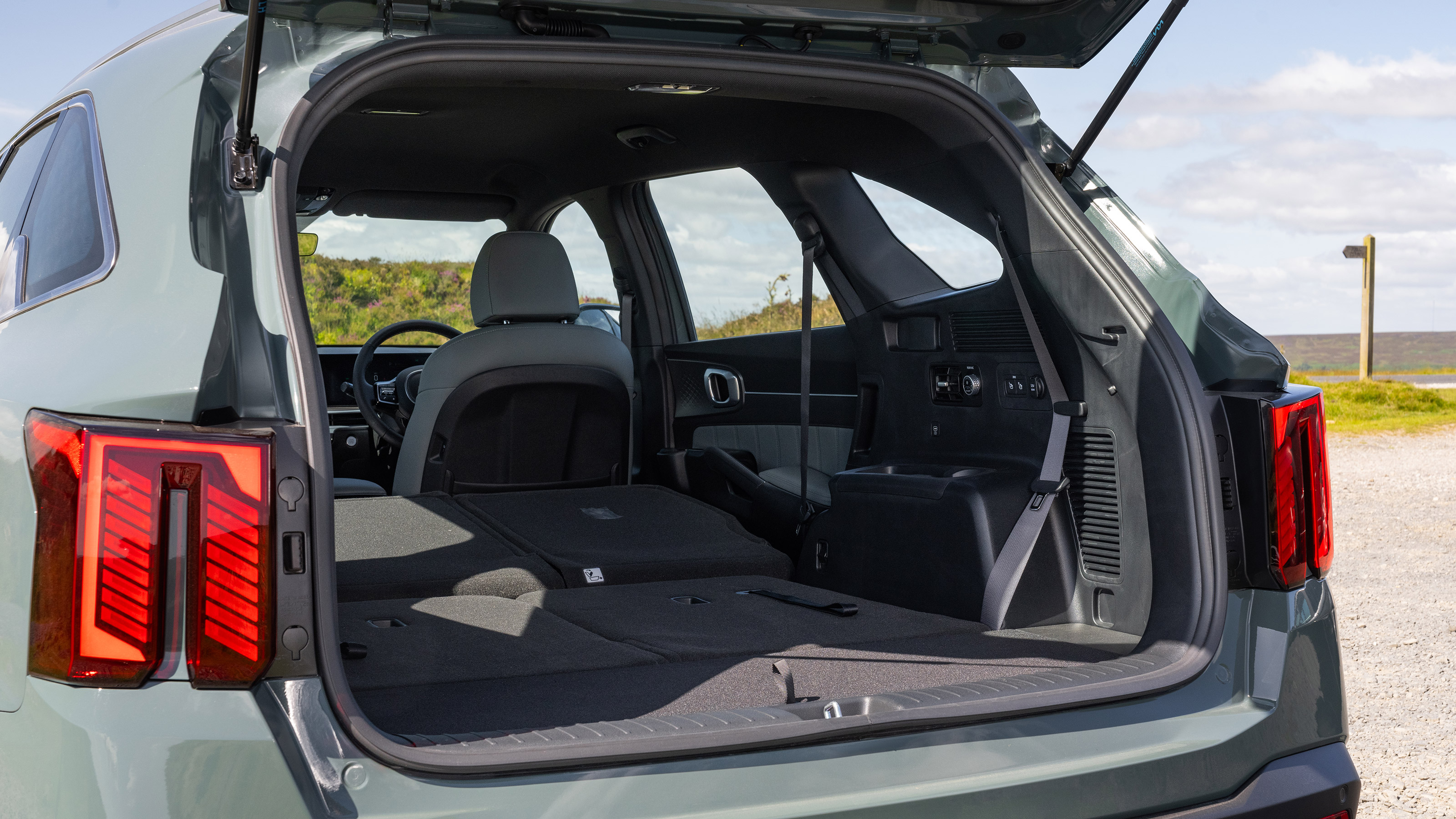 2024 Kia Sorento boot seats down