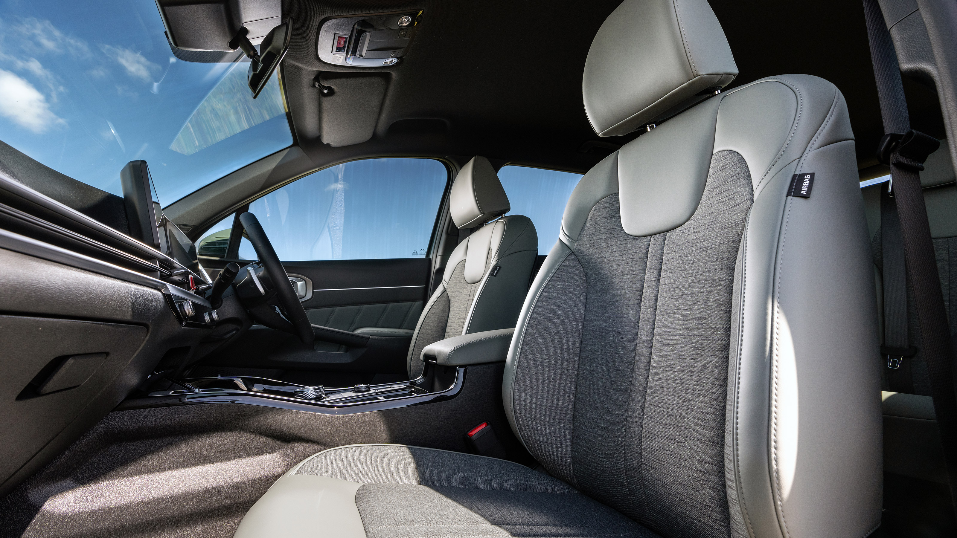 2024 Kia Sorento front seats