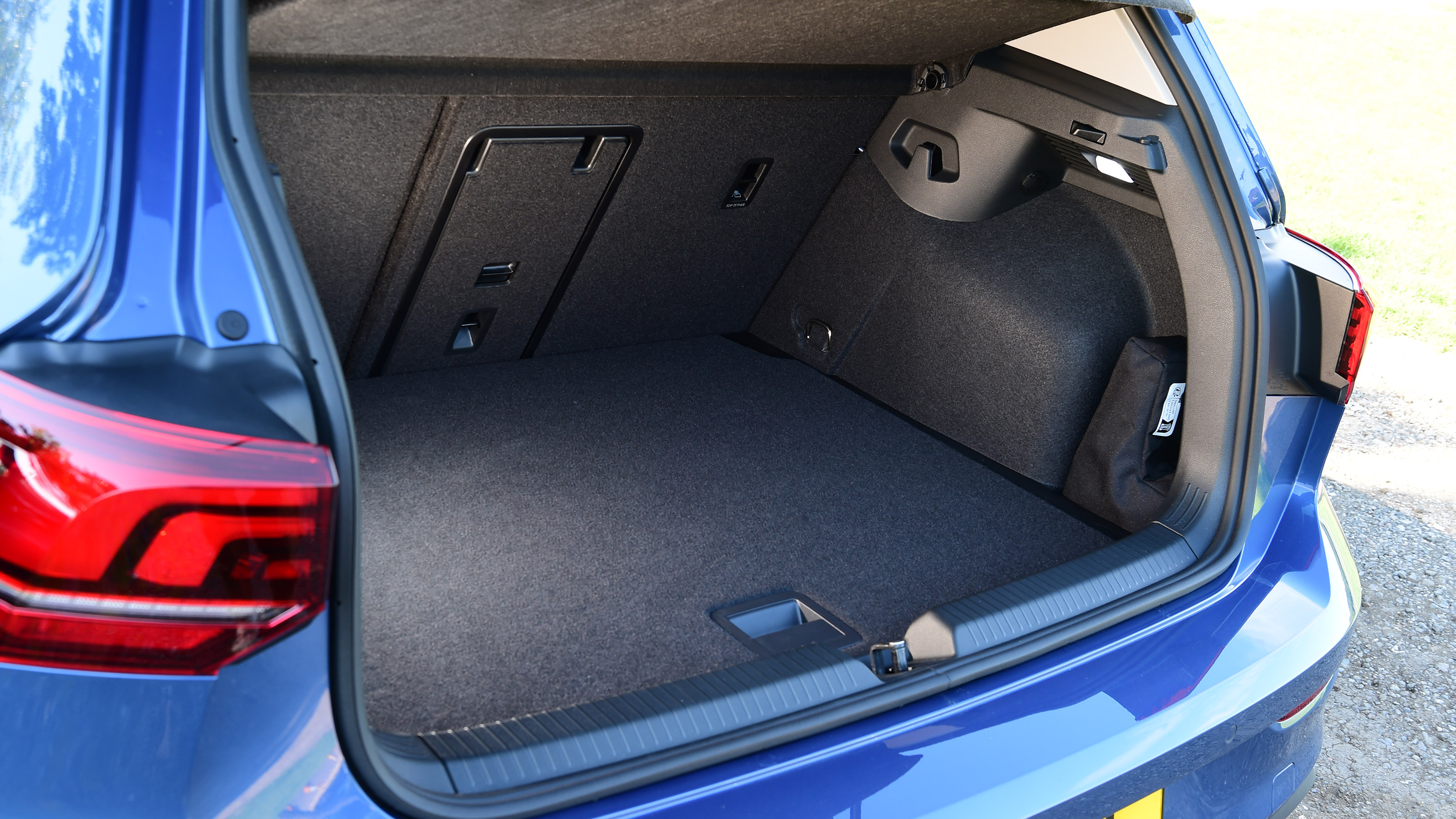 Volkswagen Golf facelift boot
