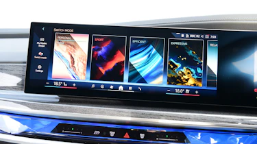 BMW i7 infotainment