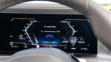 BMW i7 driver's display