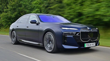 BMW i7 front quarter driving