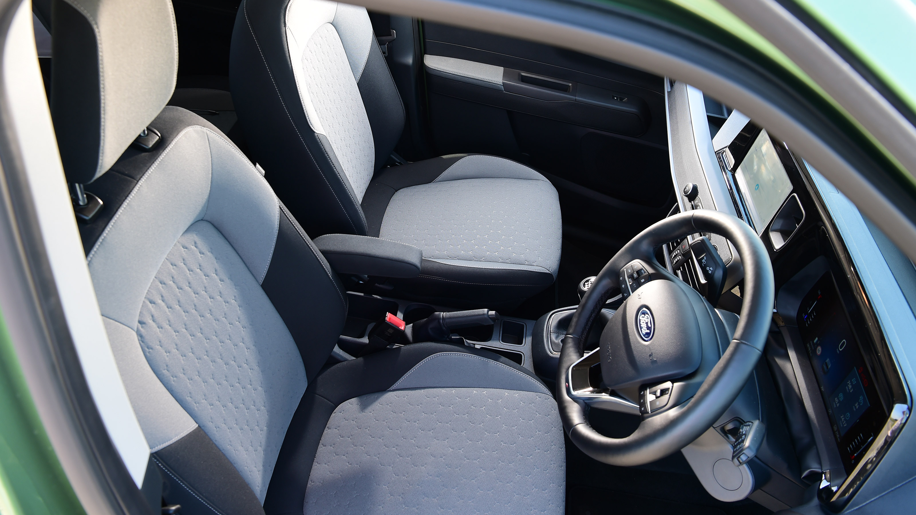 Ford Tourneo Courier side interior