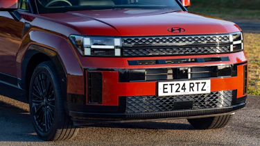Hyundai Santa Fe UK grille