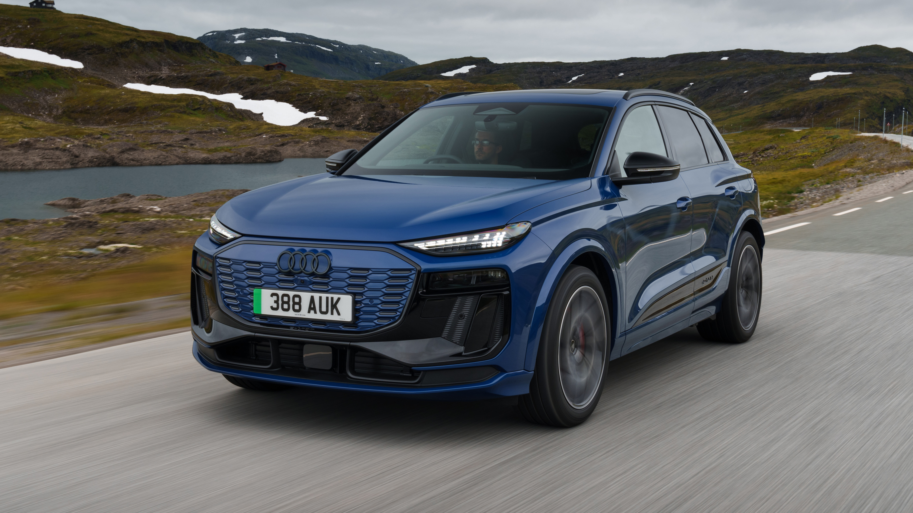 Audi Q6 e-tron front 3/4 tracking
