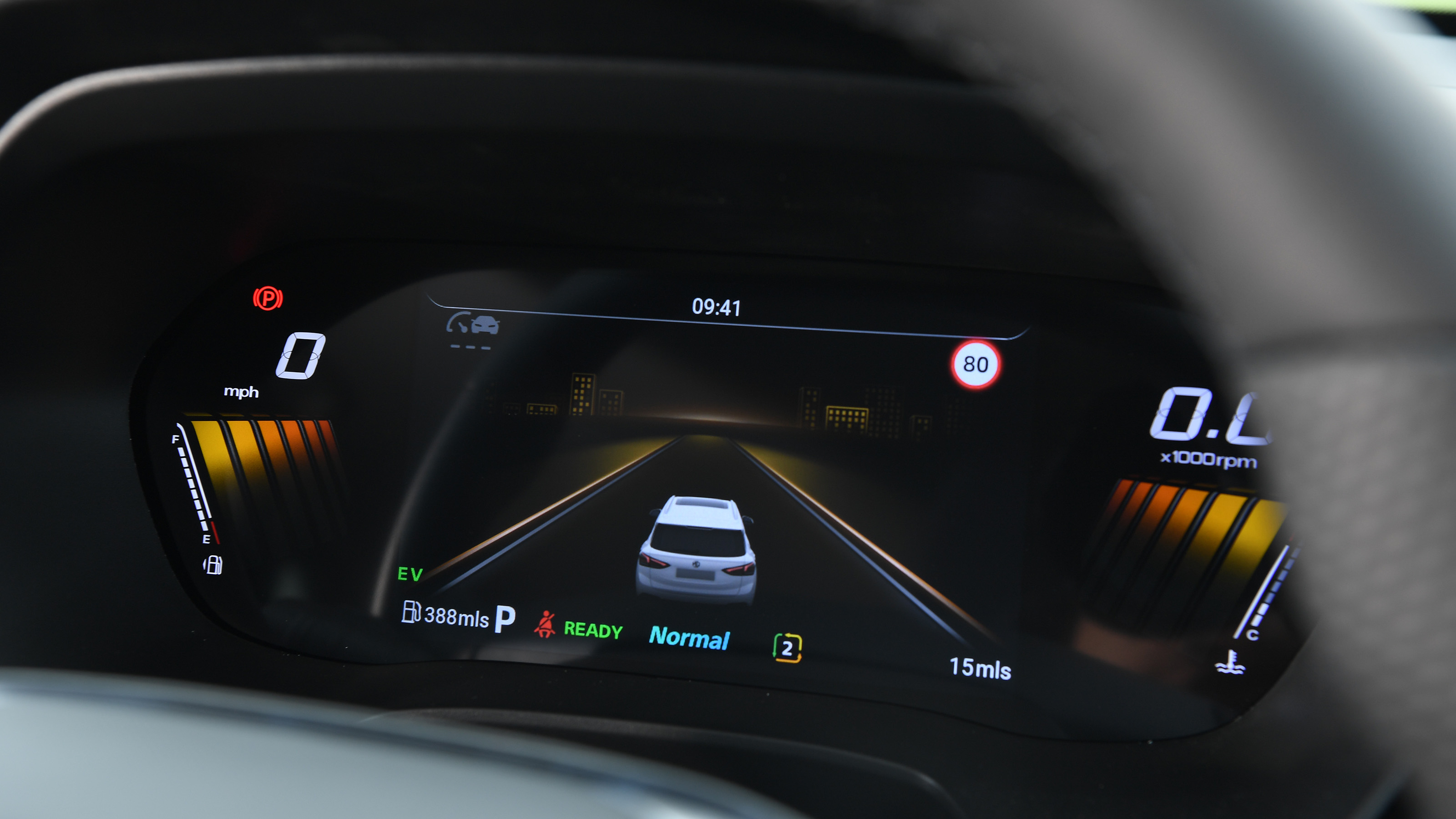 MG ZS driver's display