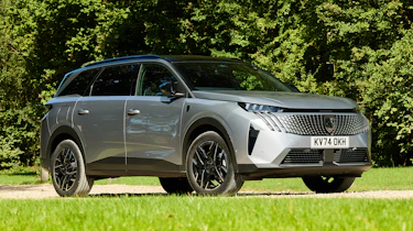 Peugeot 5008 front 3/4