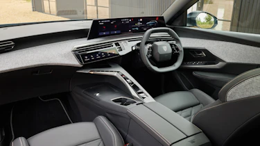 Peugeot E-5008 UK interior