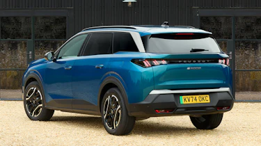 Peugeot E-5008 UK rear 3/4