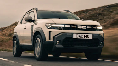 Dacia Duster front tracking