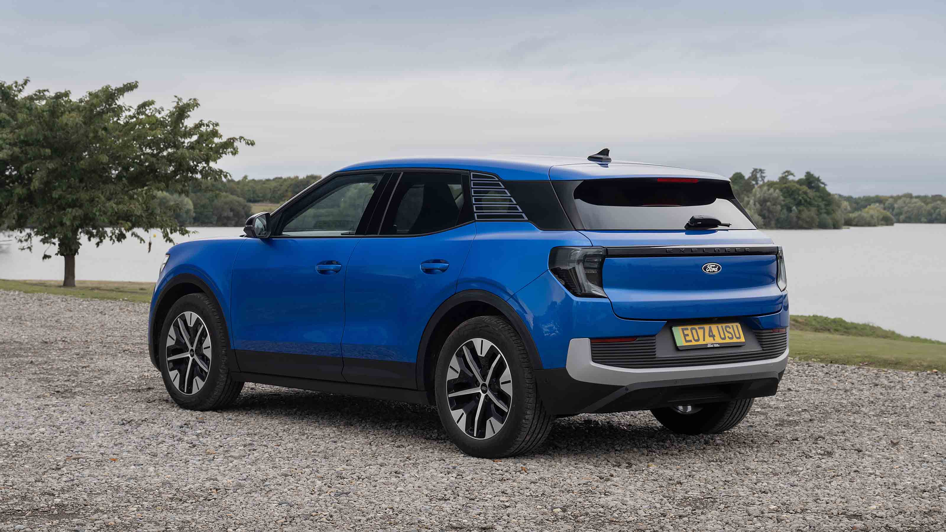 Ford Explorer Carbuyer UK rear quarter static