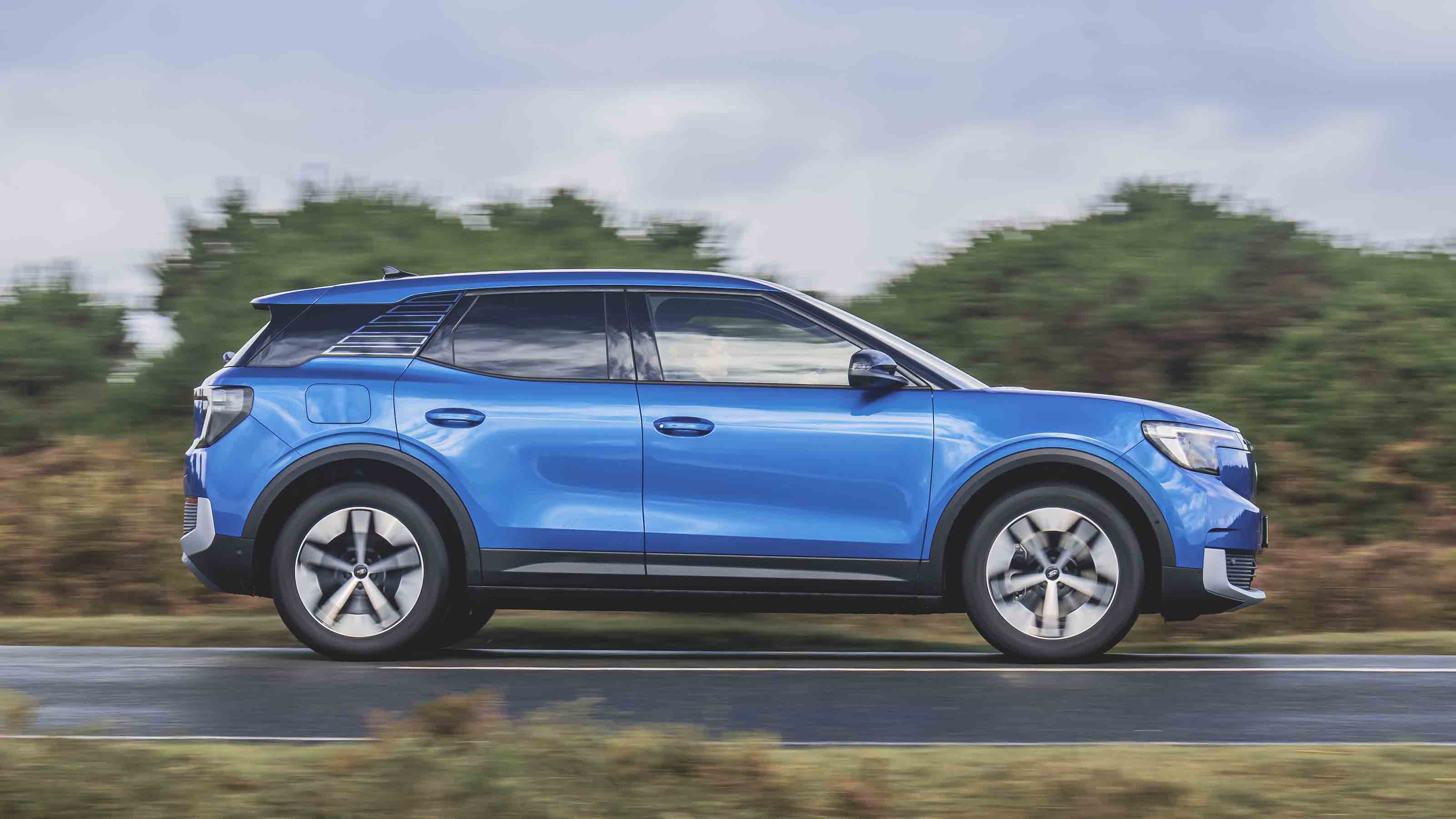 Ford Explorer Carbuyer UK side profile