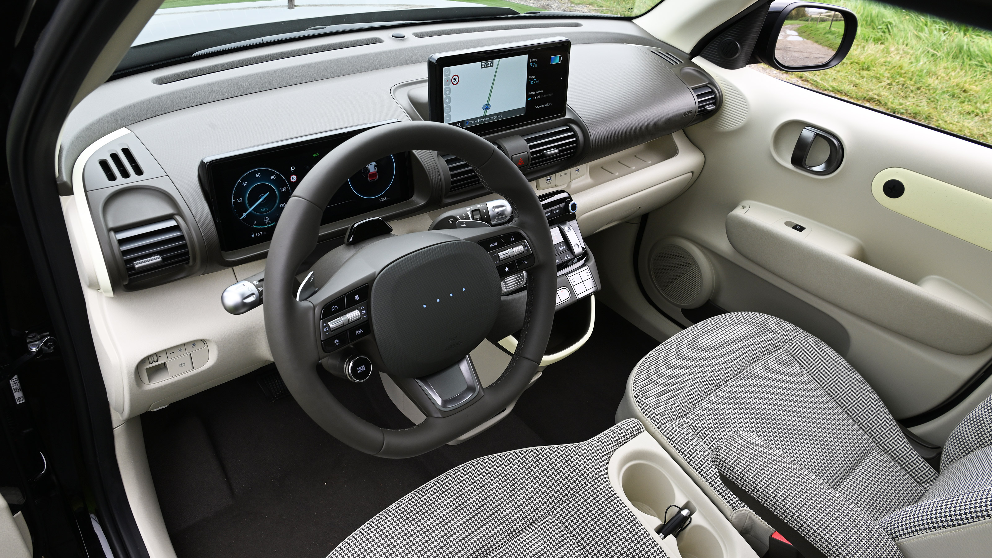 Hyundai Inster interior wide angle