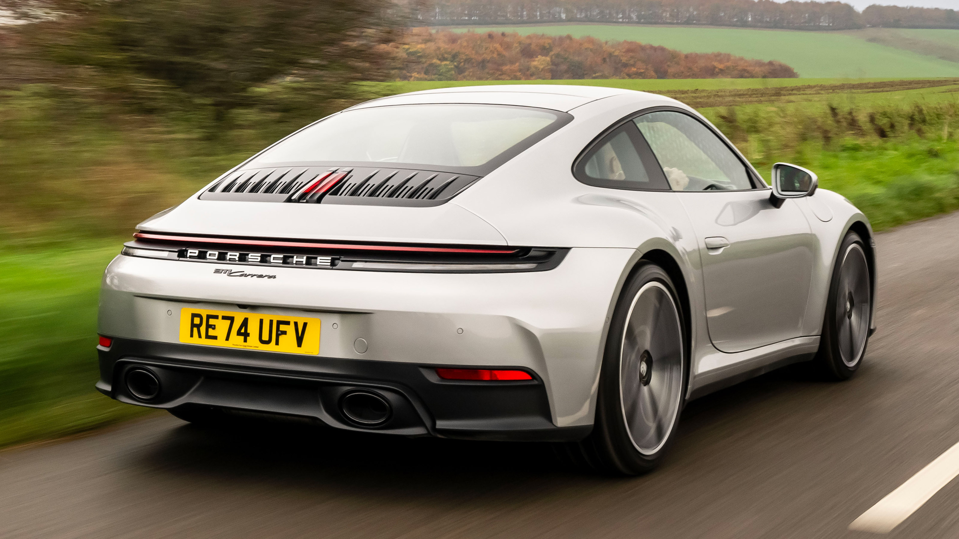 Porsche 911 UK rear 3/4 tracking