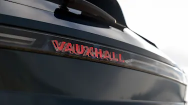Vauxhall Grandland UK light strip boot