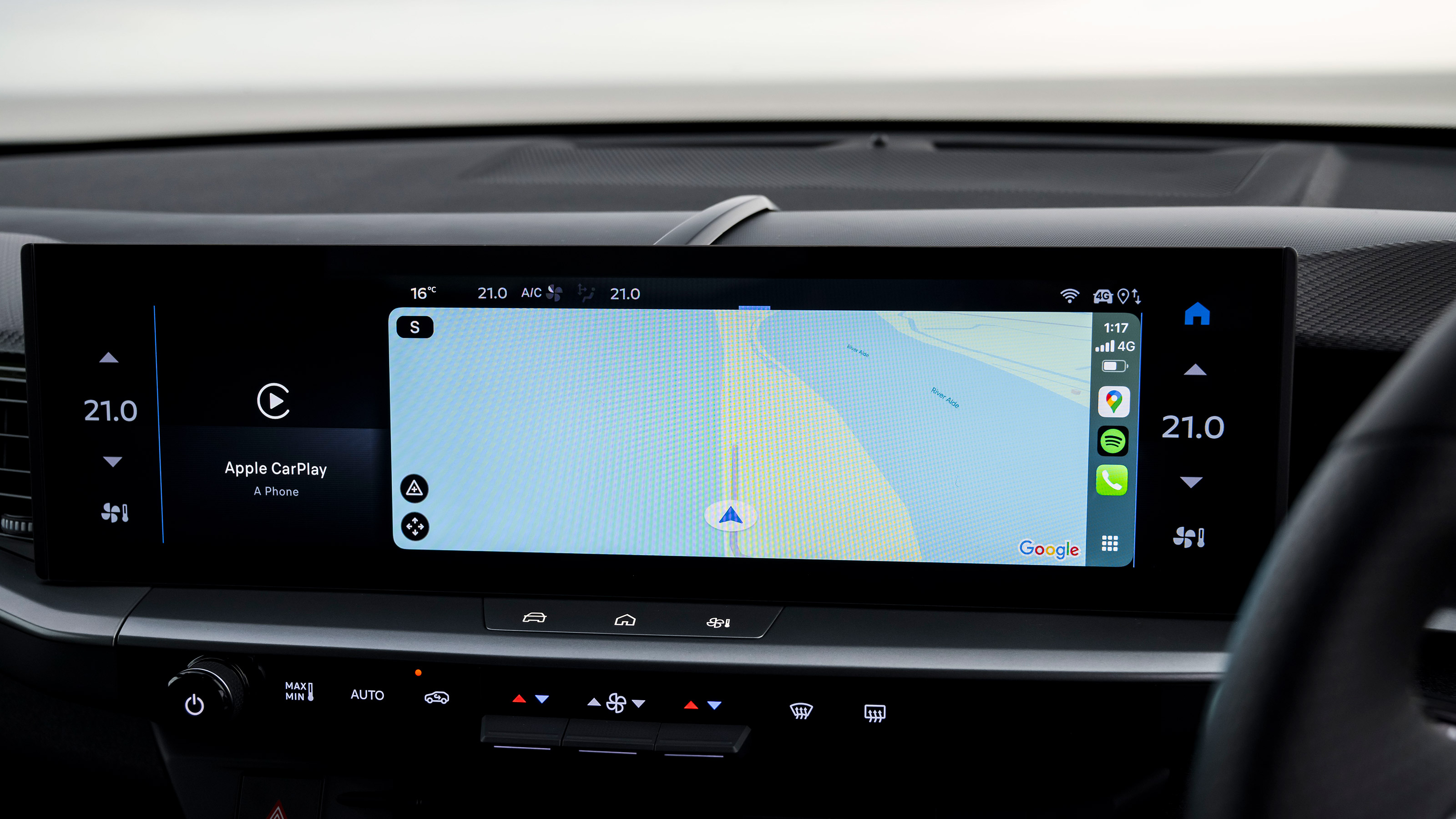 Vauxhall Grandland UK infotainment