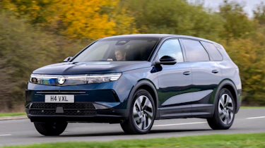 Vauxhall Grandland UK front quarter