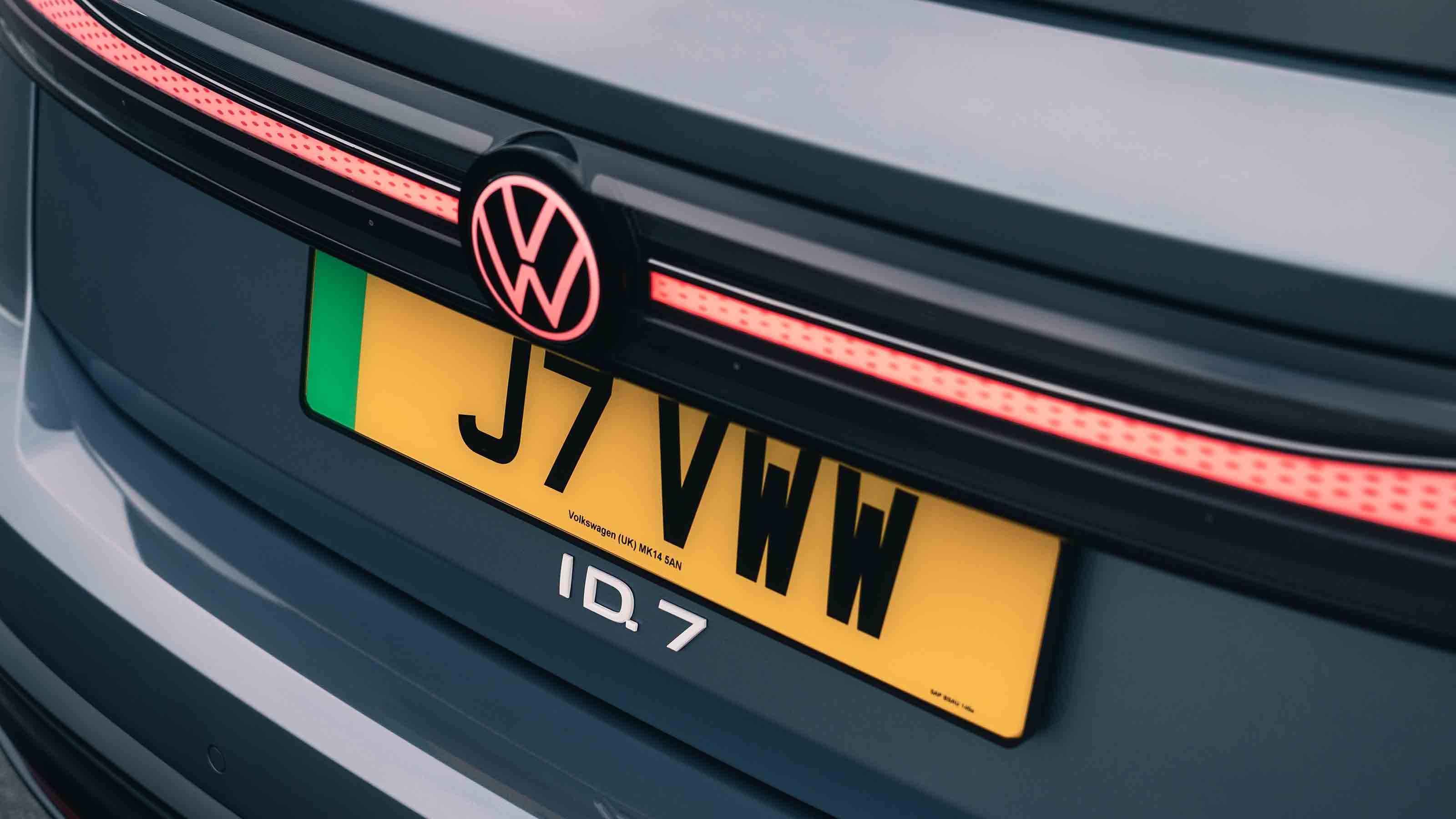 Volkswagen ID.7 Tourer estate boot