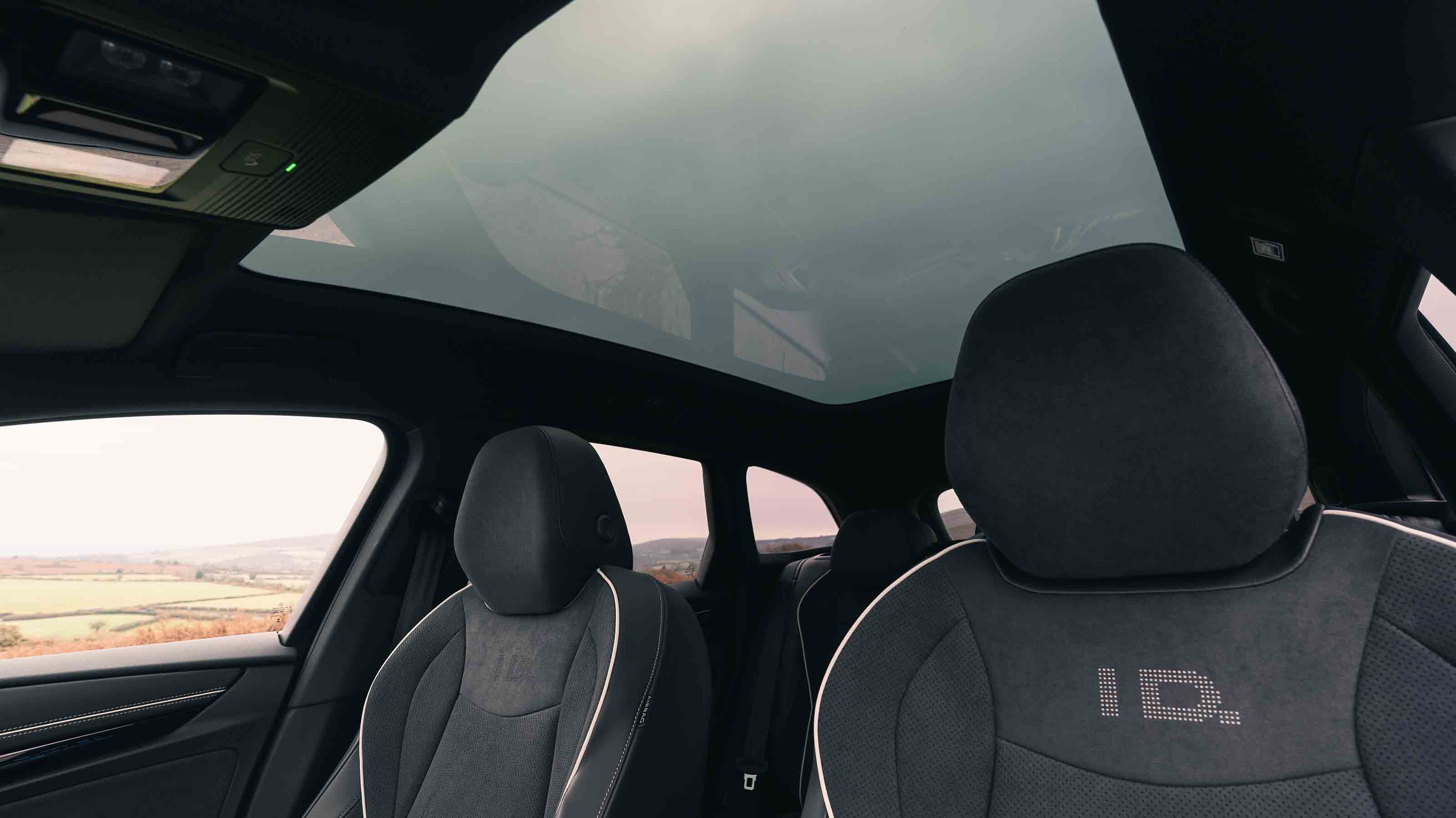 Volkswagen ID.7 Tourer estate panoramic roof