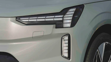 Volvo EX90 headlight