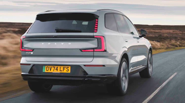 Volvo EX90 rear cruising