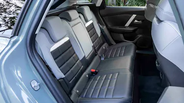 Citroen C4 facelift rear seats