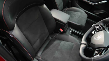 MG4 front seats