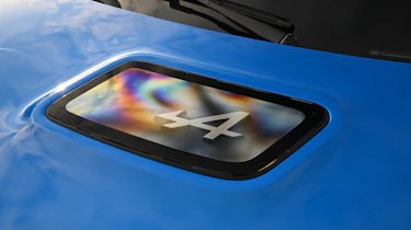 Alpine A290 charging display