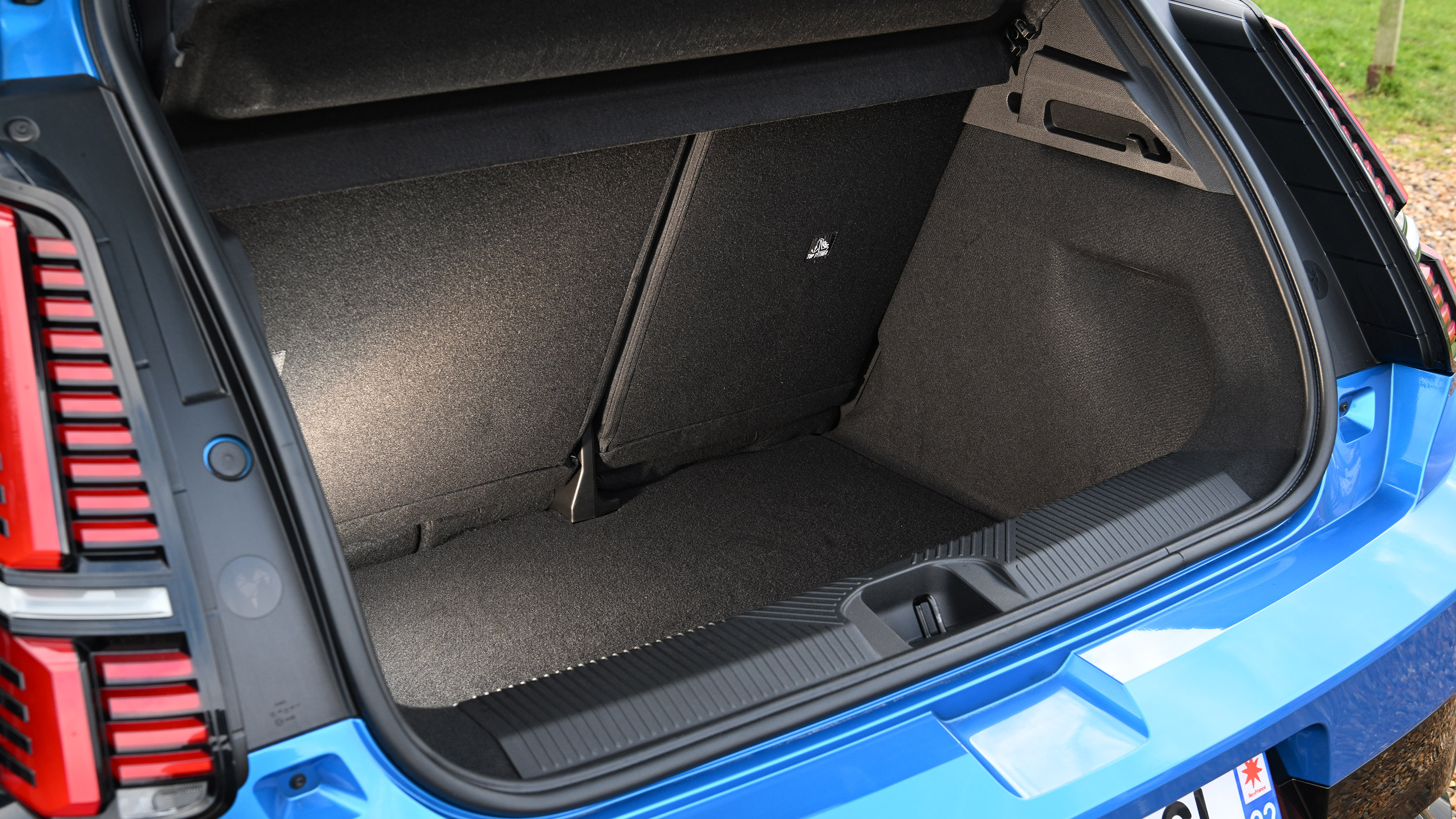 Alpine A290 boot space