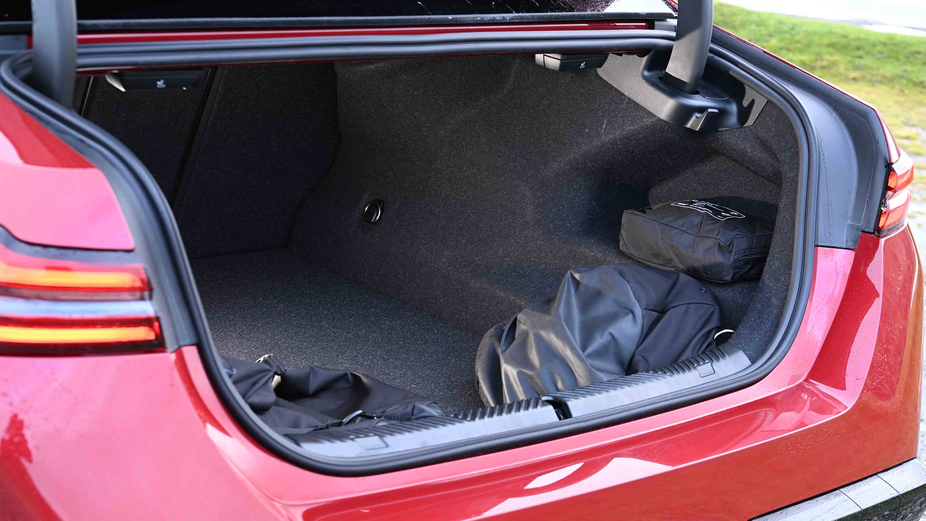 BMW M5 boot 