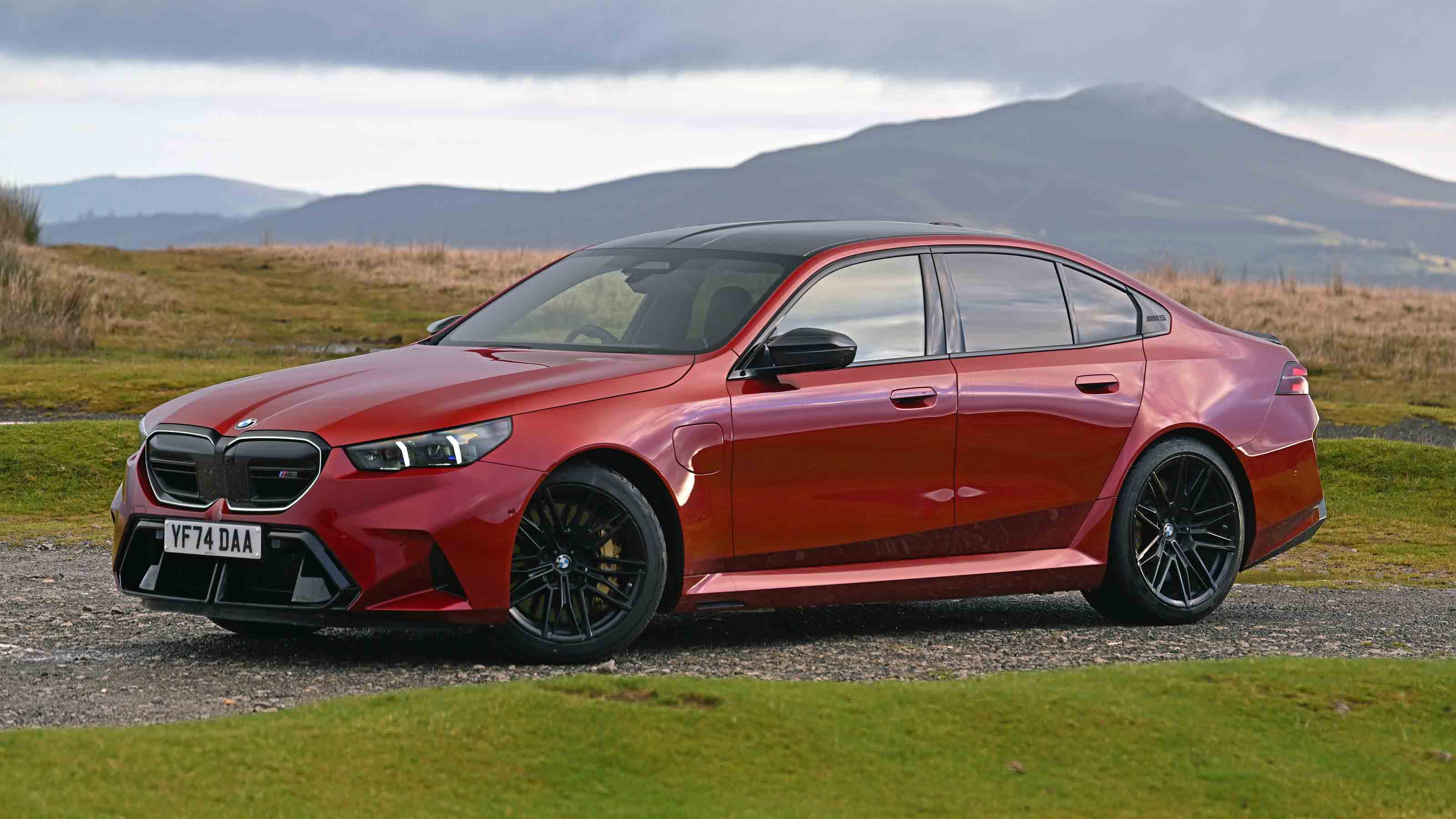 BMW M5 front quarter static
