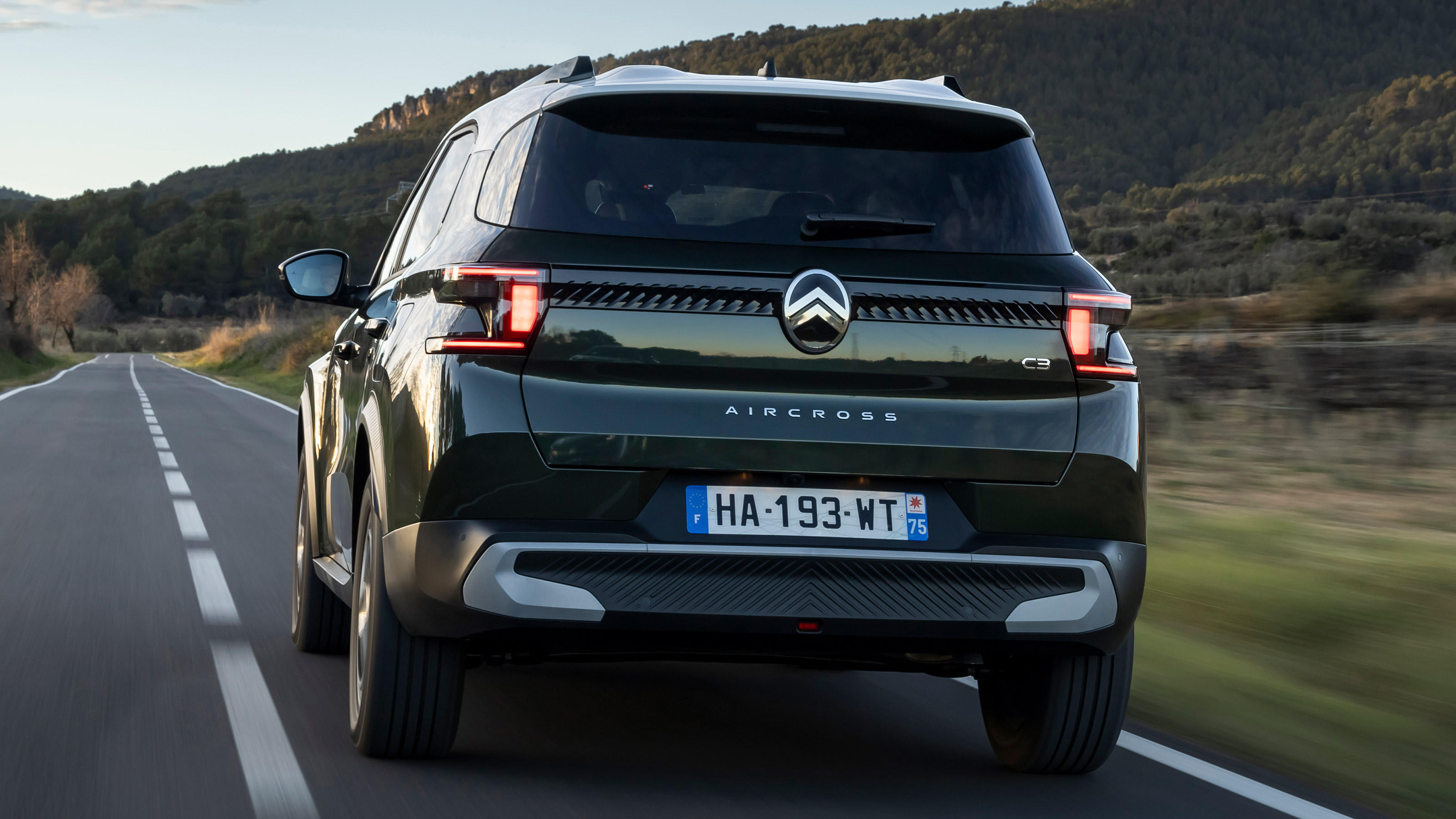 Citroen C3 Aircross rear tracking
