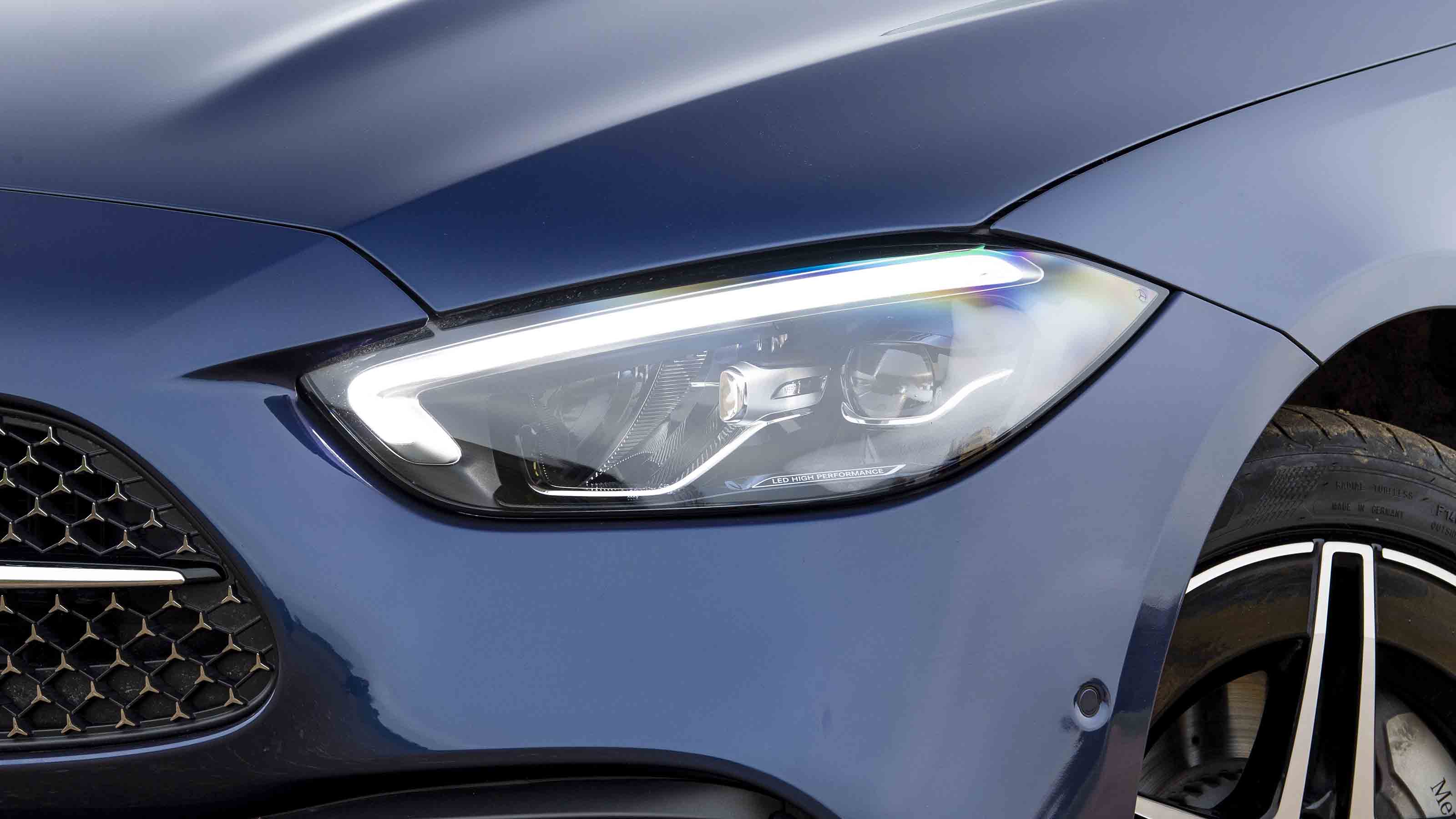 Mercedes C-Class Estate C 300 e headlight
