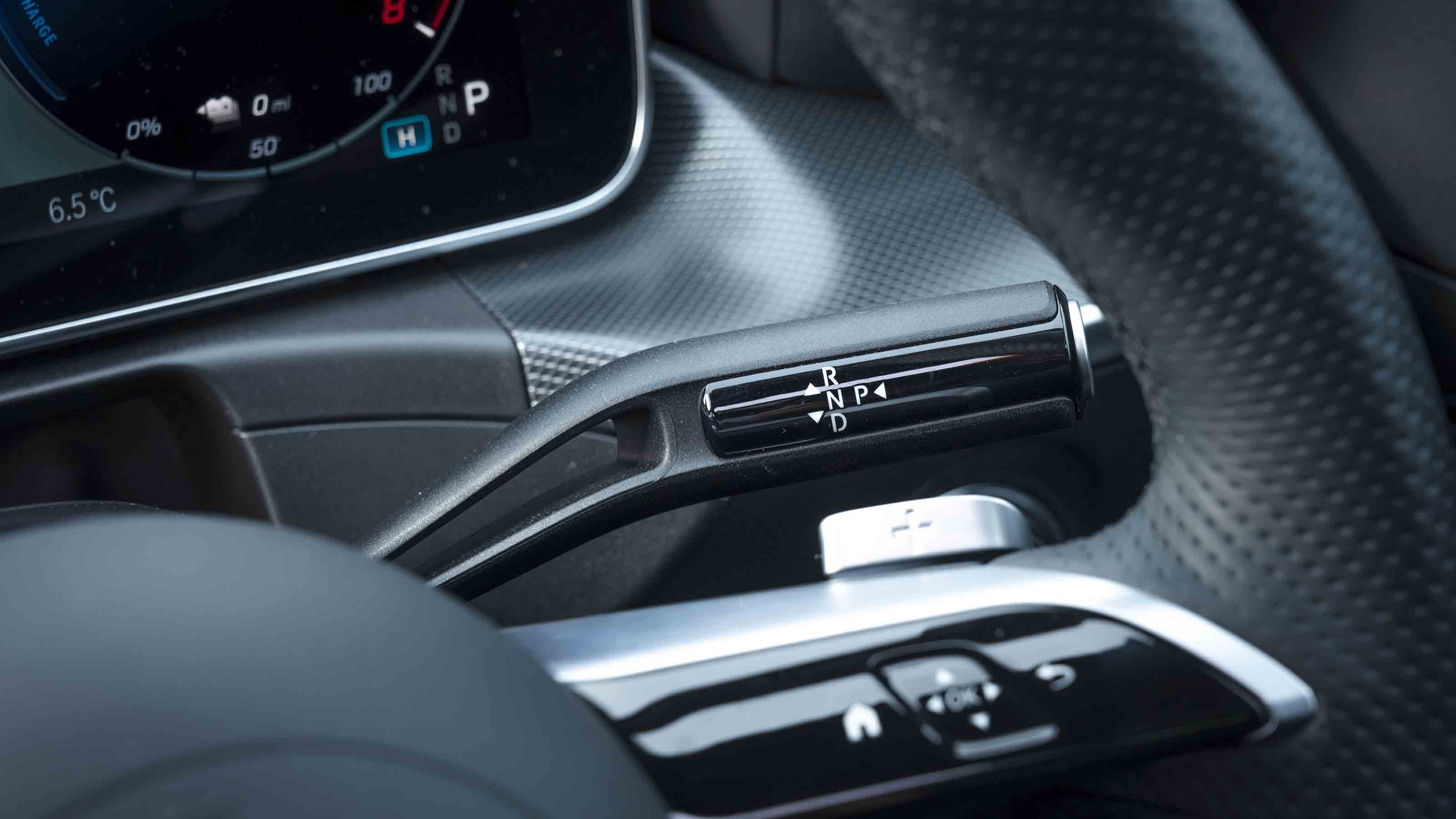 Mercedes C-Class Estate C 300 e indicator stalk