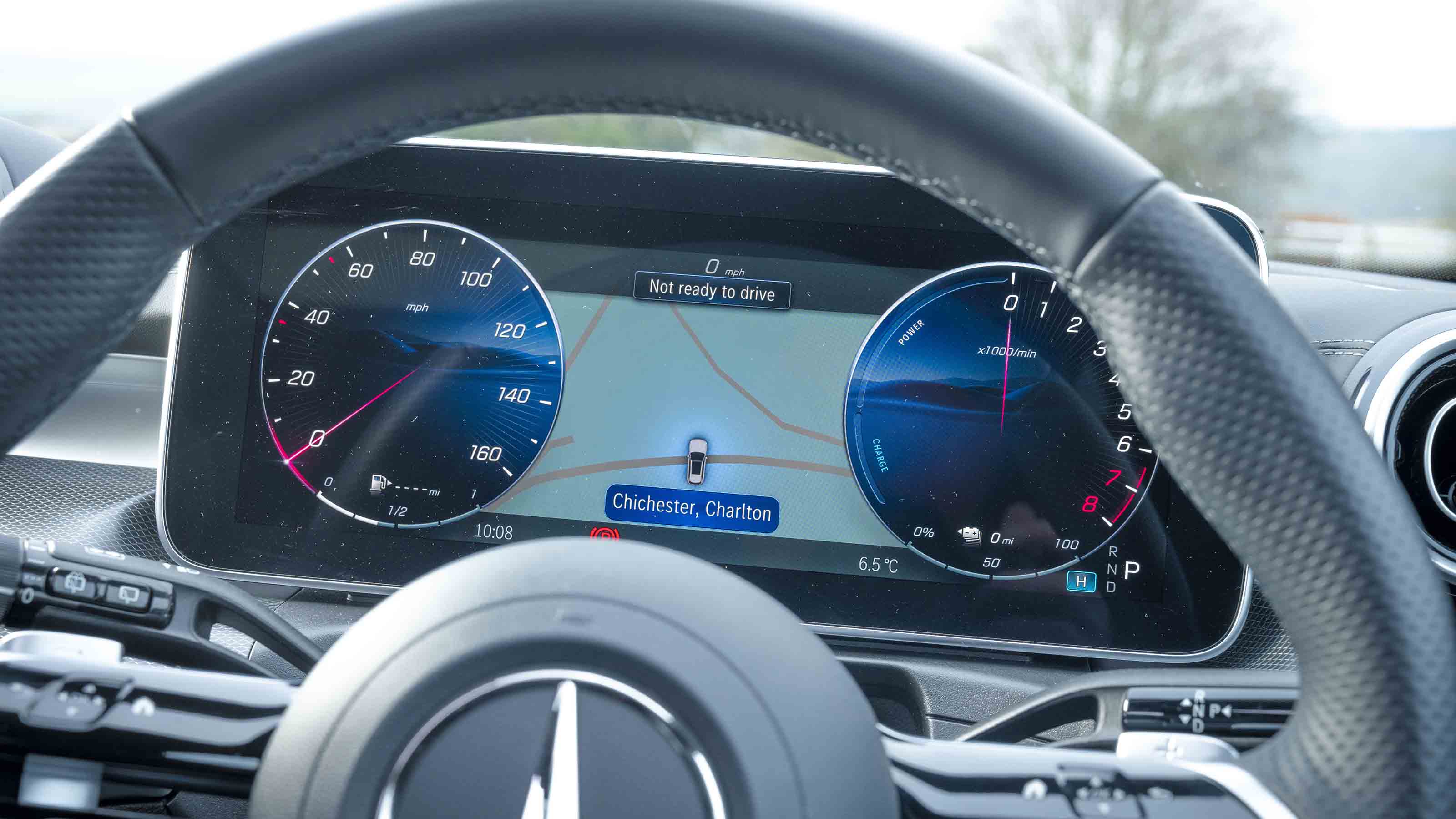 Mercedes C-Class Estate C 300 e driver's display