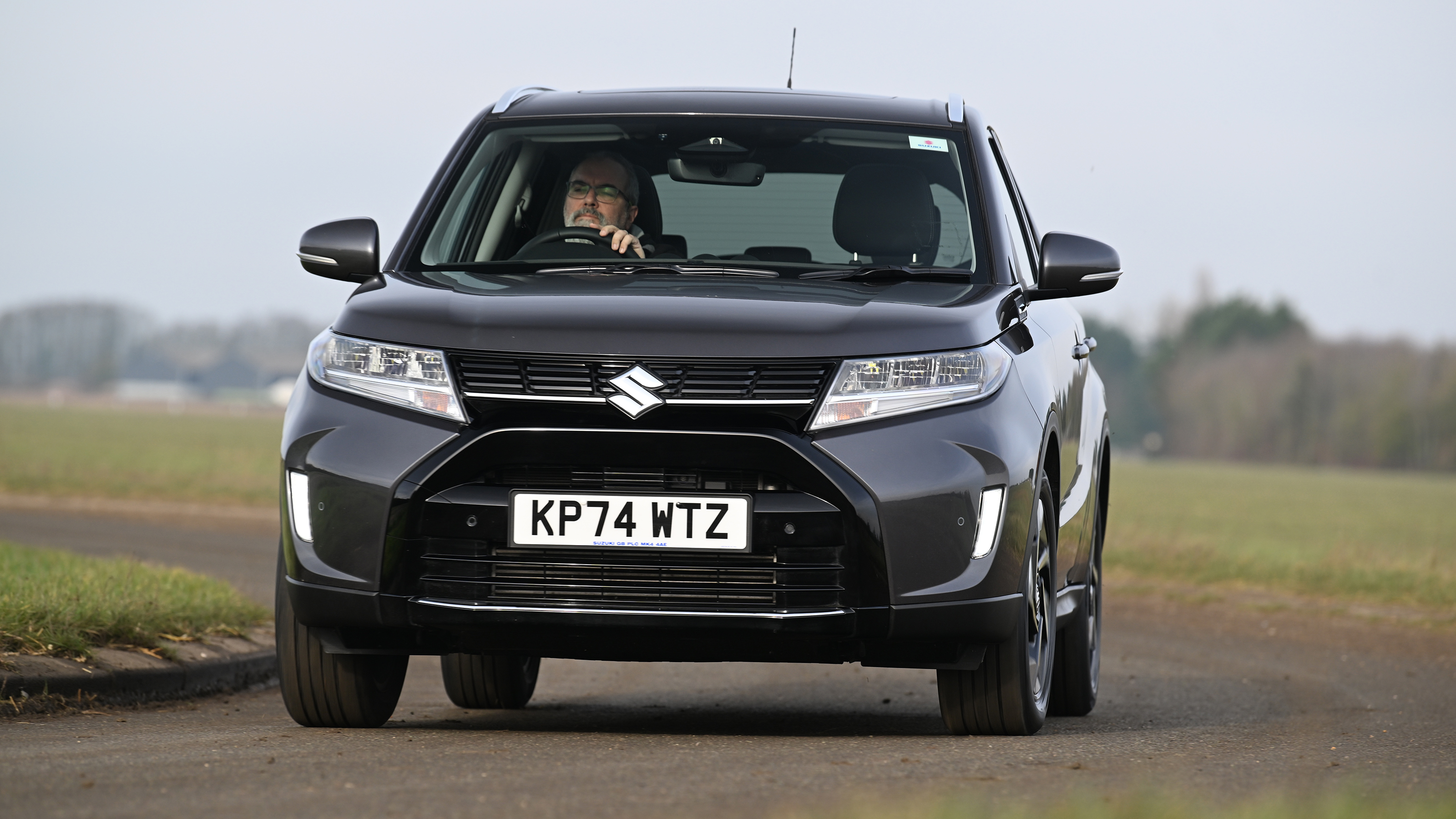 Suzuki Vitara front driving
