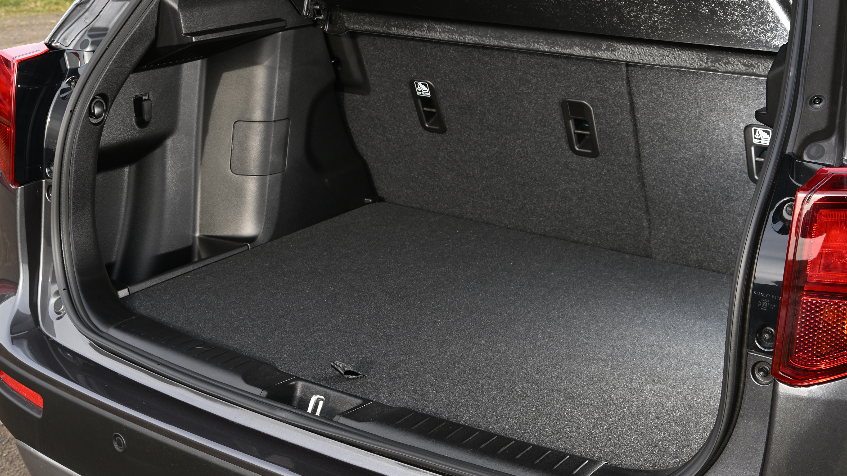 Suzuki Vitara boot space