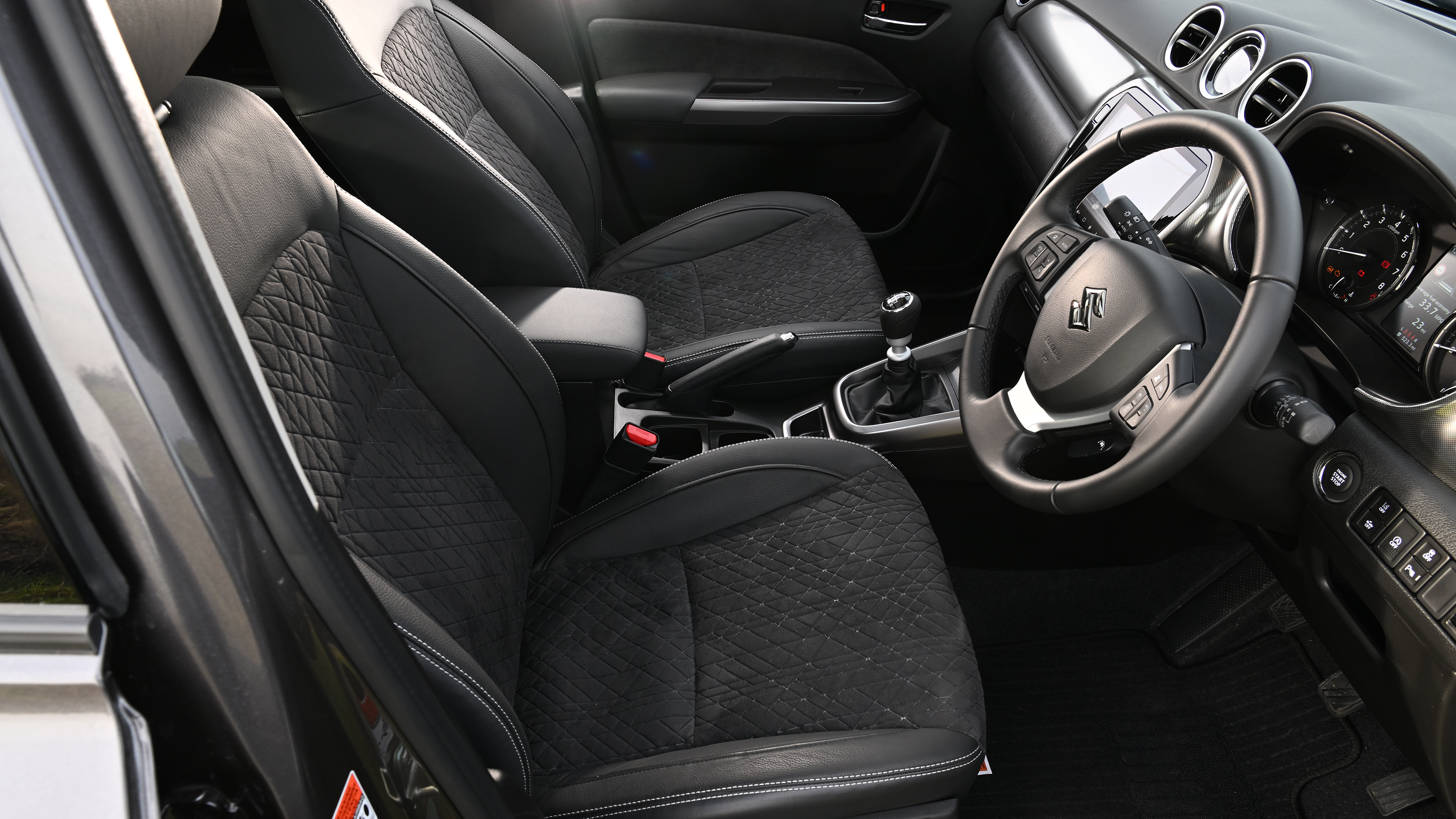 Suzuki Vitara front seats