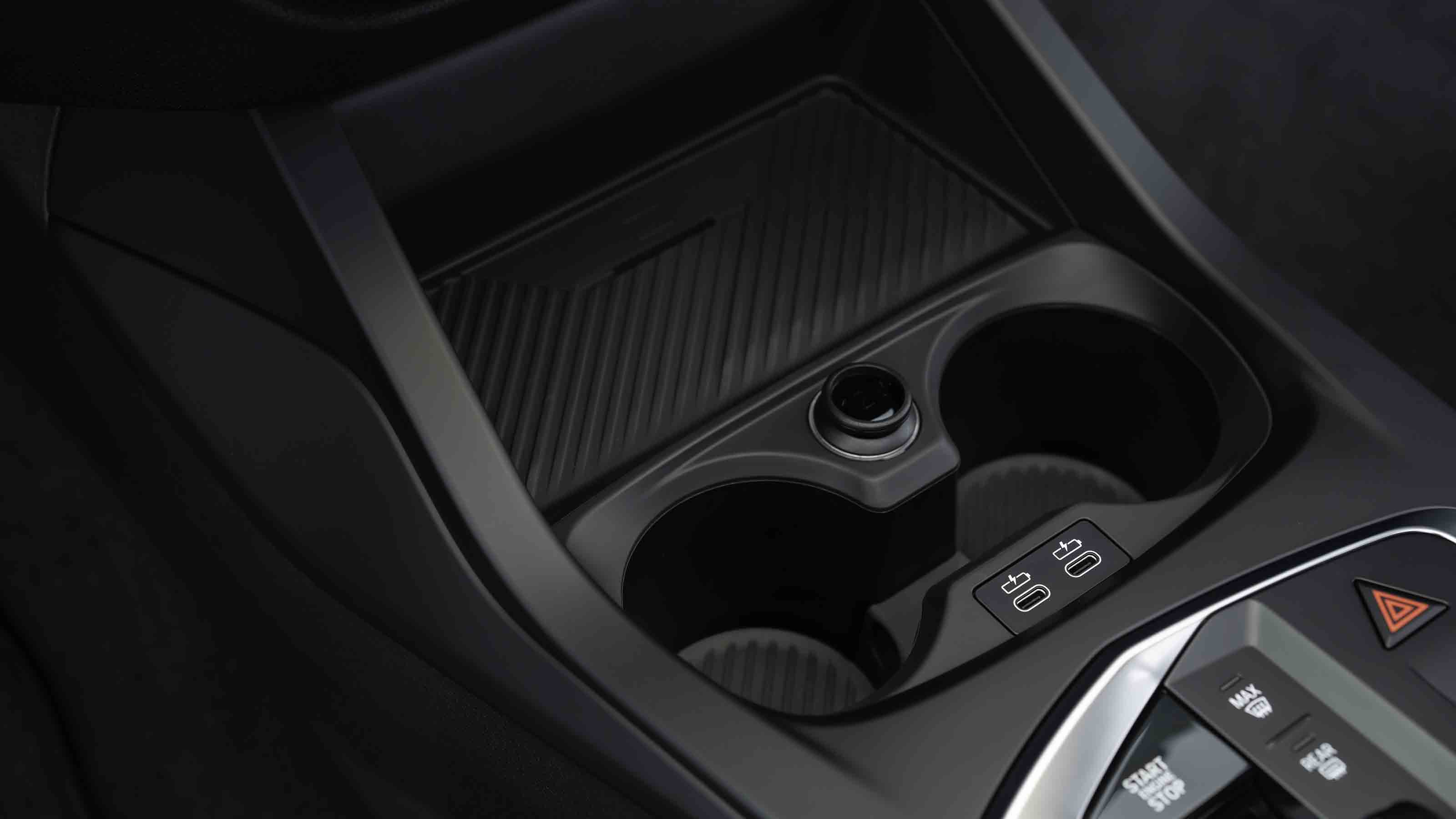 BMW 1 Series UK cupholders