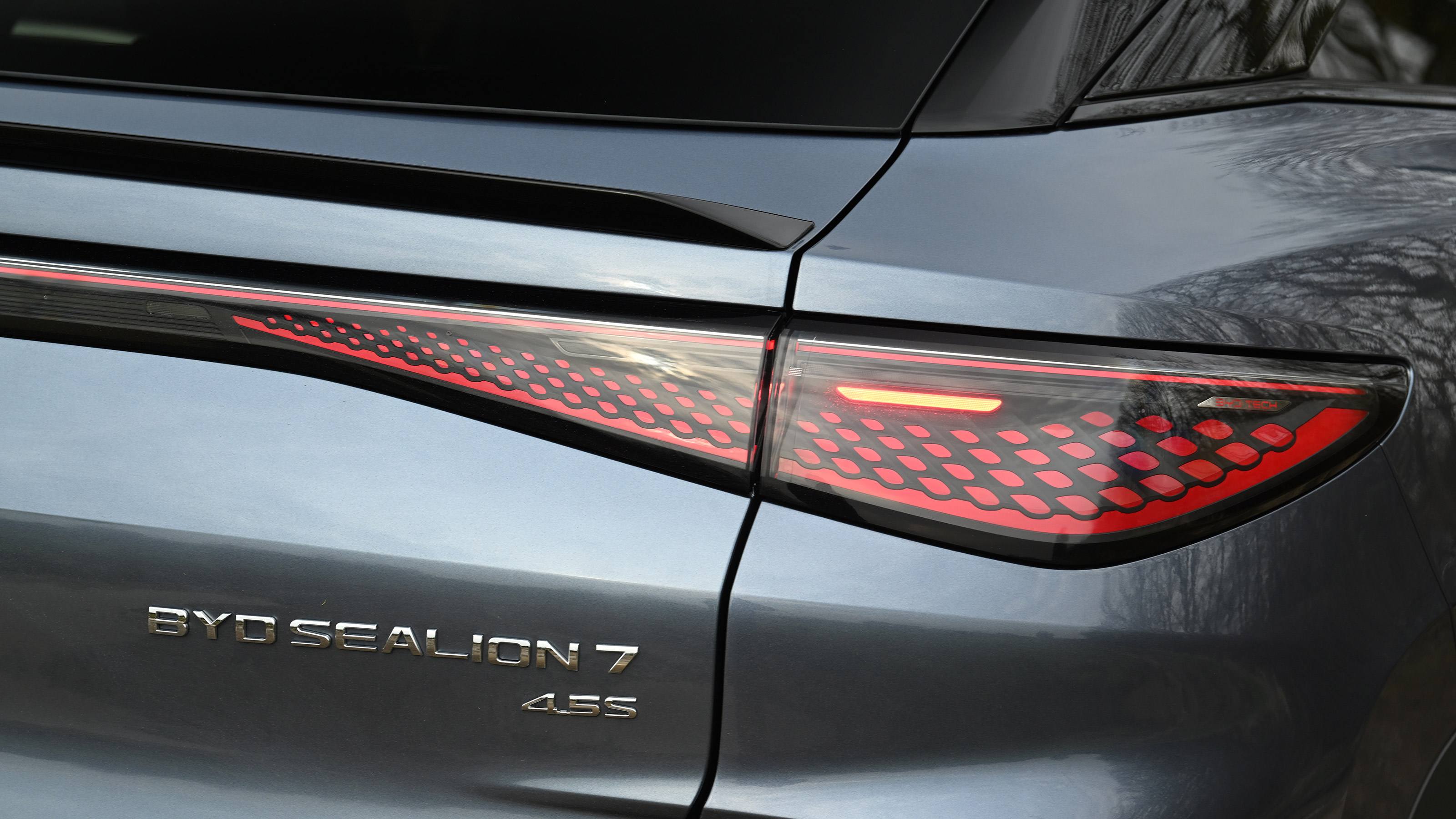 BYD Sealion 7 tail-lights
