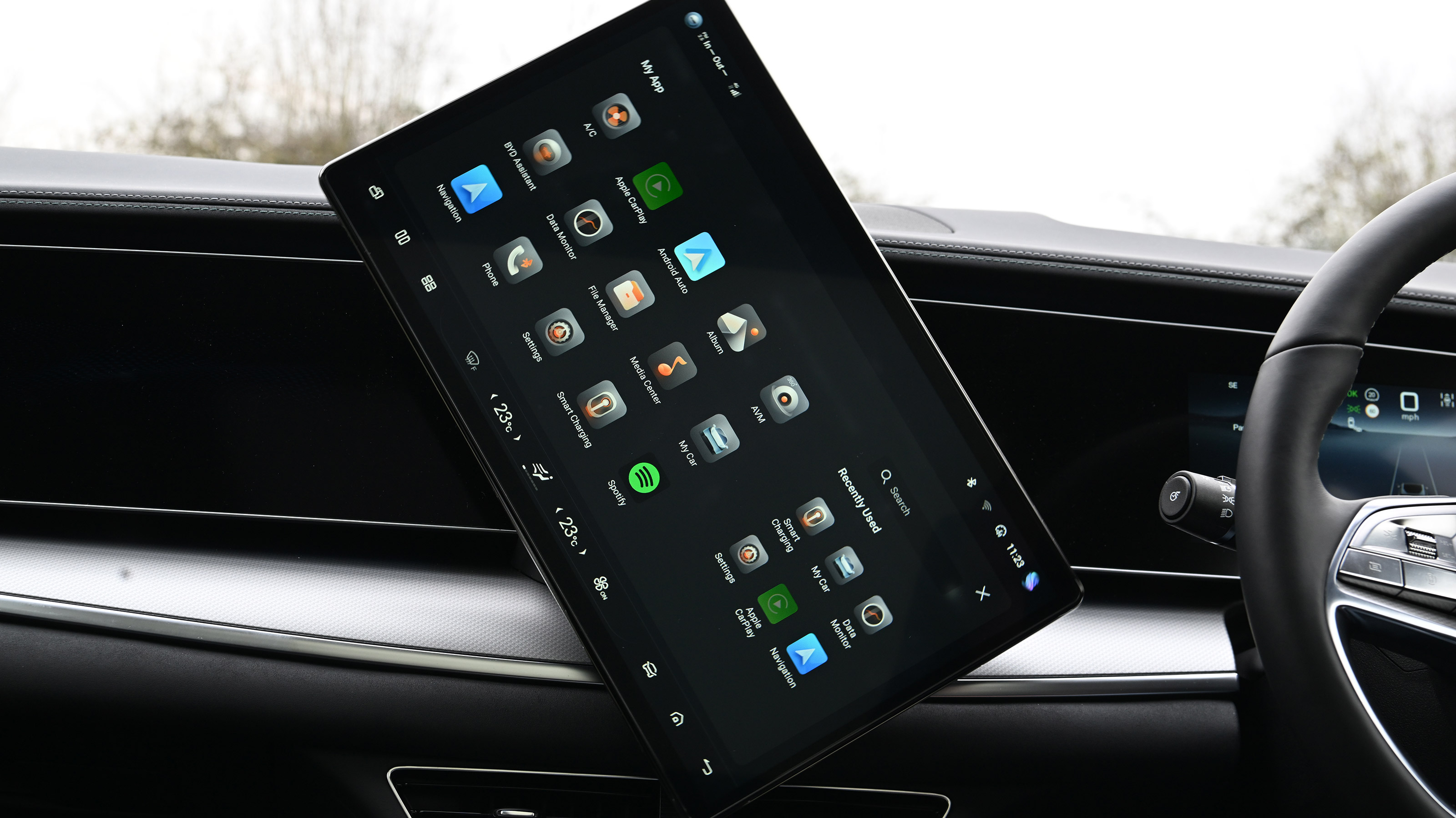 BYD Sealion 7 rotating screen