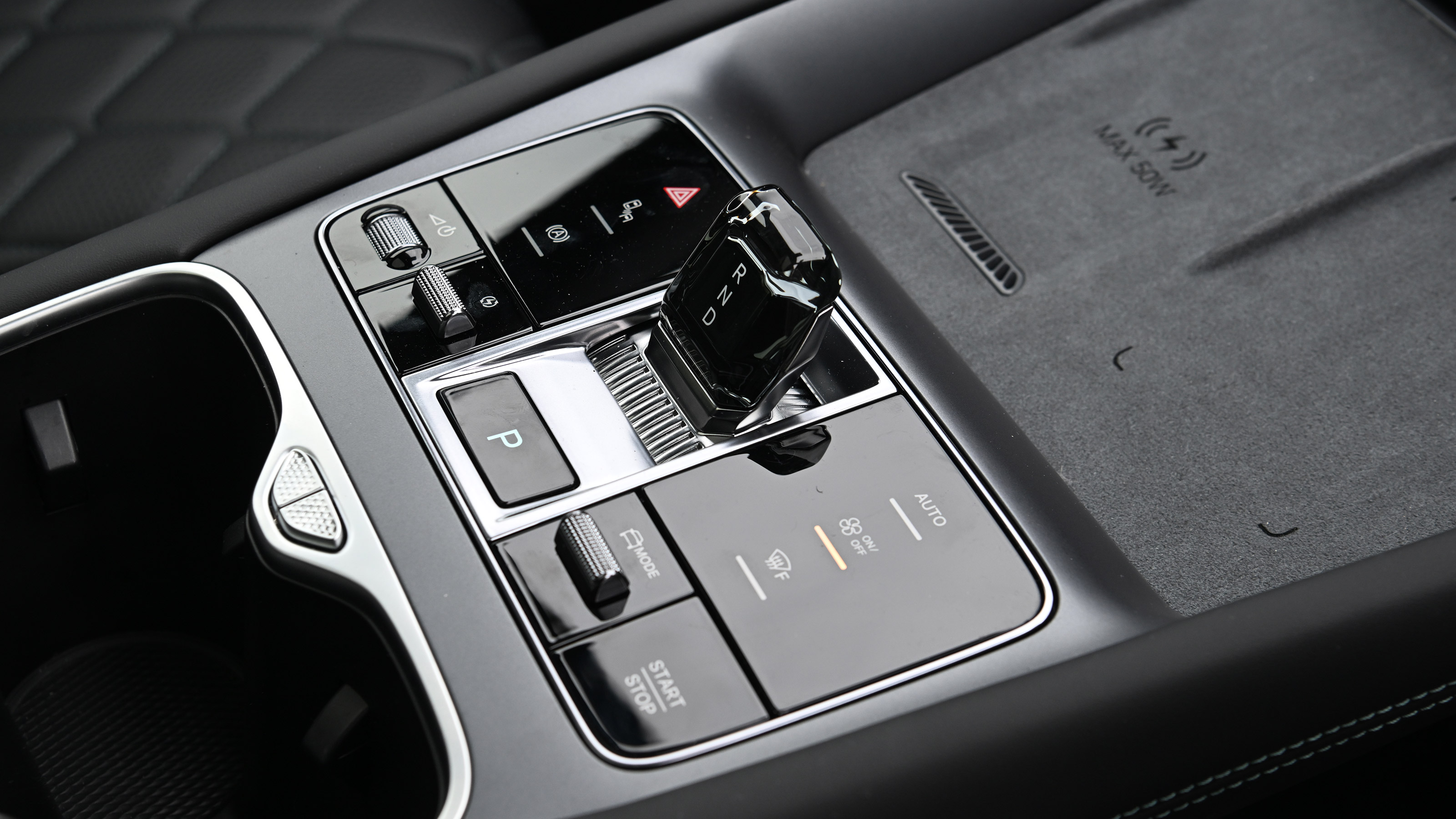BYD Sealion 7 gear selector
