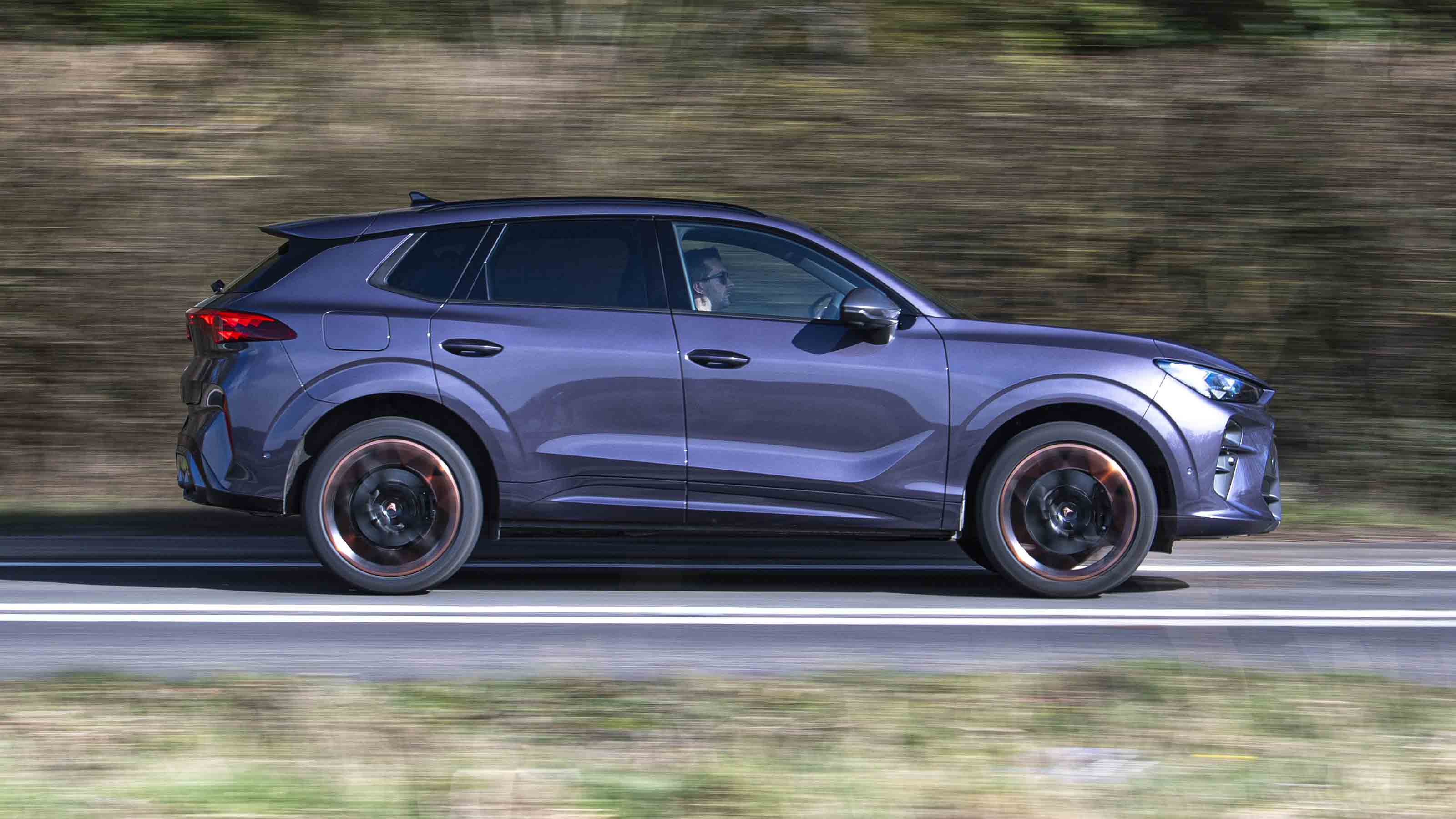 Cupra Terramar side panning