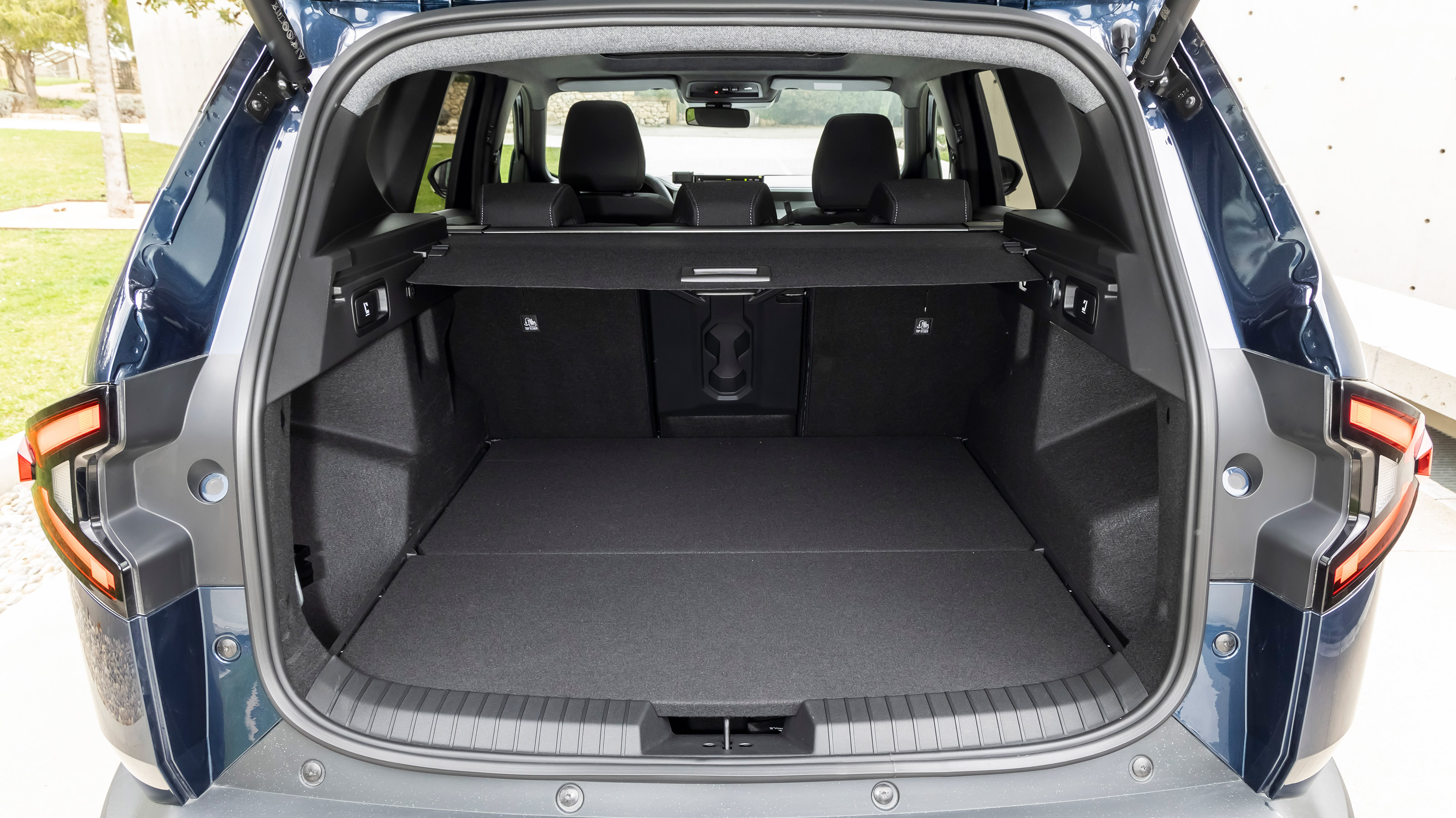 Dacia Bigster boot seats up