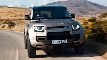 Land Rover Defender Octa front